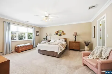 21 Lakeview Avenue Park Ridge NJ 07656