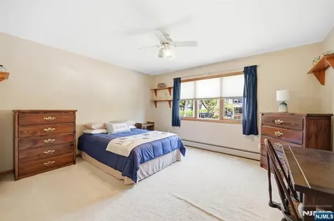 21 Lakeview Avenue Park Ridge NJ 07656