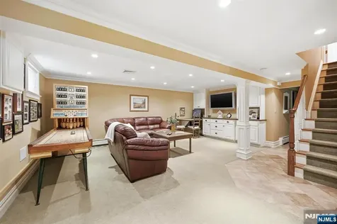 21 Lakeview Avenue Park Ridge NJ 07656