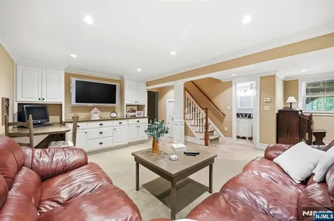 21 Lakeview Avenue Park Ridge NJ 07656