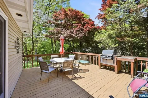 21 Lakeview Avenue Park Ridge NJ 07656