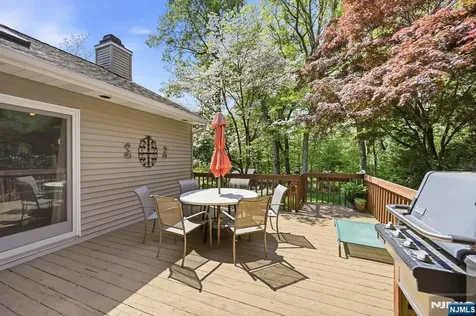 21 Lakeview Avenue Park Ridge NJ 07656