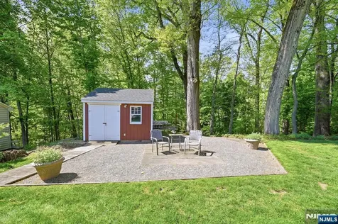 21 Lakeview Avenue Park Ridge NJ 07656