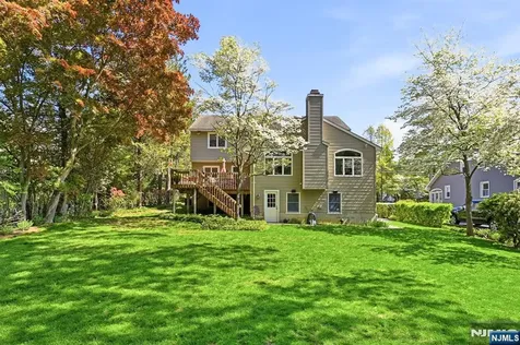 21 Lakeview Avenue Park Ridge NJ 07656