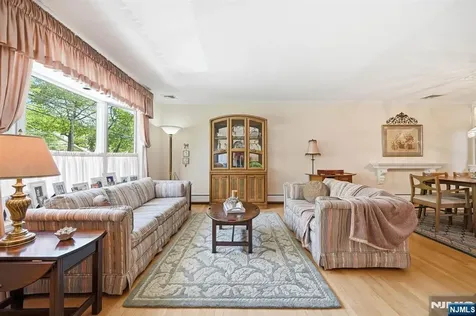21 Lakeview Avenue Park Ridge NJ 07656