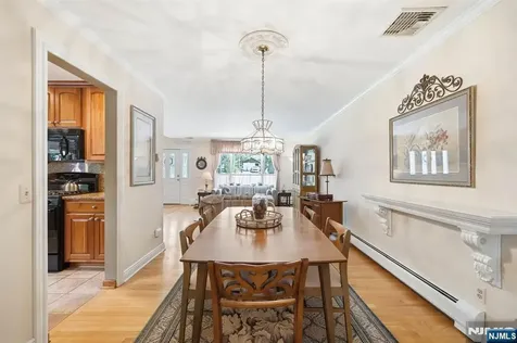 21 Lakeview Avenue Park Ridge NJ 07656