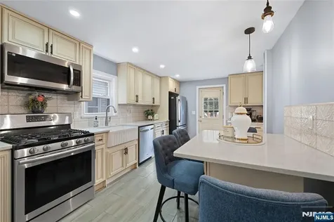 247 6th Street Clifton NJ 07011
