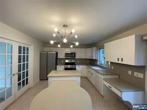 510 Roff Avenue Palisades Park NJ 07650