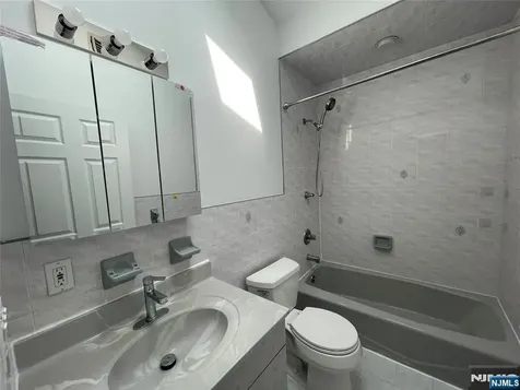 510 Roff Avenue Palisades Park NJ 07650