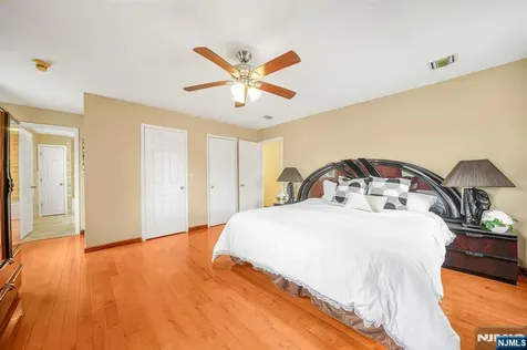 45 Holyoke Court Wayne NJ 07470