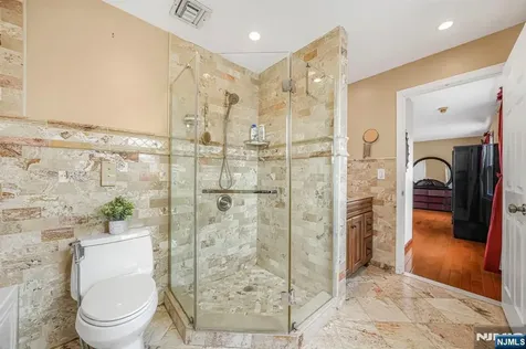 45 Holyoke Court Wayne NJ 07470