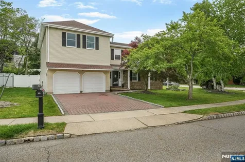 45 Holyoke Court Wayne NJ 07470