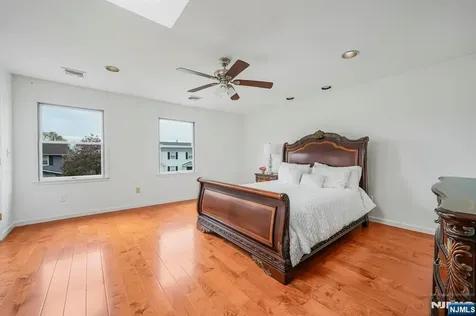 45 Holyoke Court Wayne NJ 07470