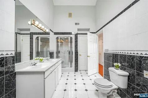 45 Holyoke Court Wayne NJ 07470