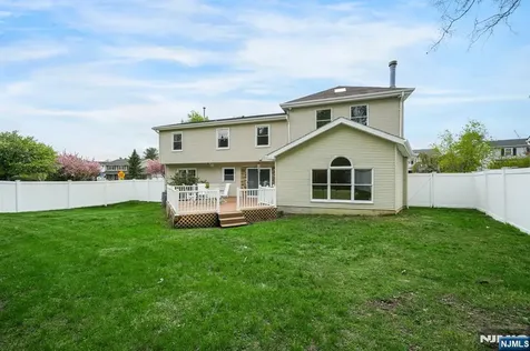 45 Holyoke Court Wayne NJ 07470