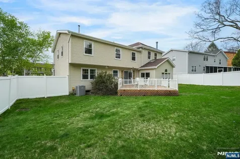 45 Holyoke Court Wayne NJ 07470