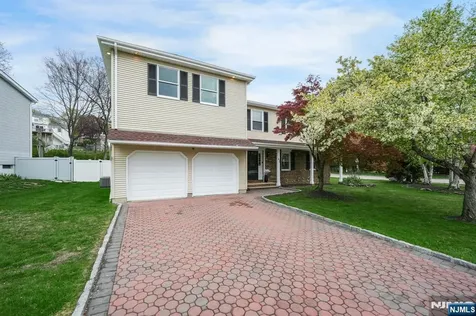 45 Holyoke Court Wayne NJ 07470