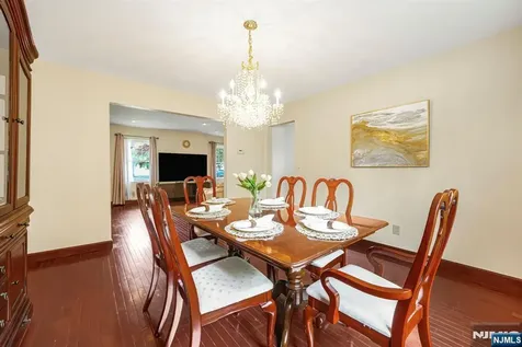 45 Holyoke Court Wayne NJ 07470
