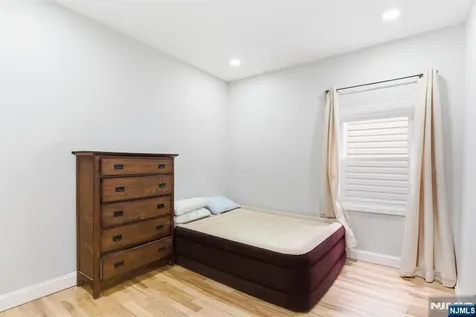 204 19th Avenue Irvington NJ 07111