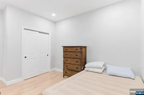 204 19th Avenue Irvington NJ 07111