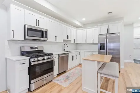 204 19th Avenue Irvington NJ 07111