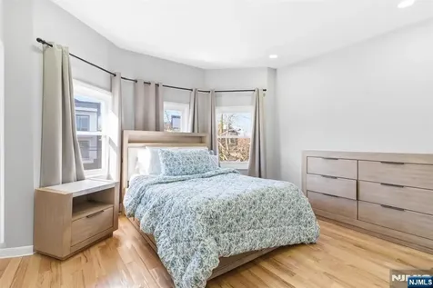 204 19th Avenue Irvington NJ 07111