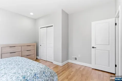 204 19th Avenue Irvington NJ 07111