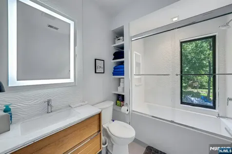 176 Edson Terrace Franklin Lakes NJ 07417