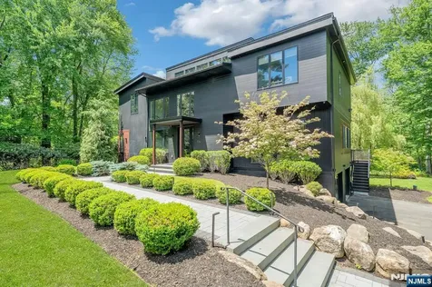 176 Edson Terrace Franklin Lakes NJ 07417