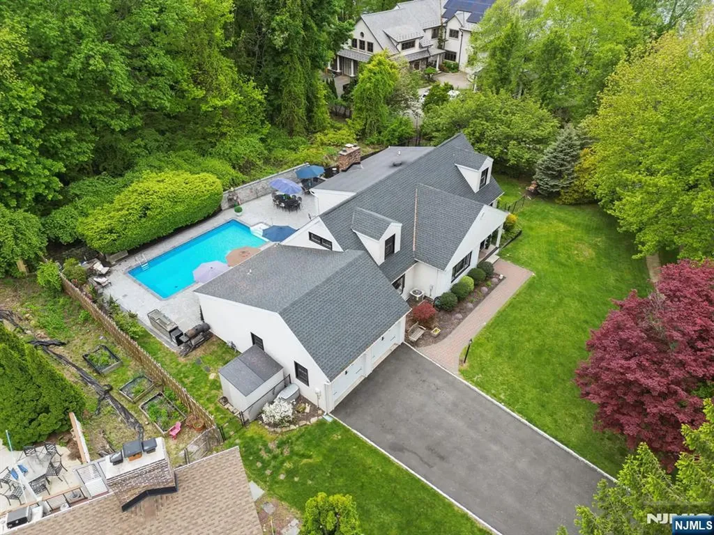 11 Auriemma Court Roxbury Township NJ 07850