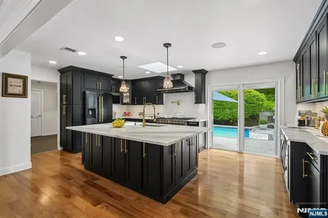 11 Auriemma Court Roxbury Township NJ 07850