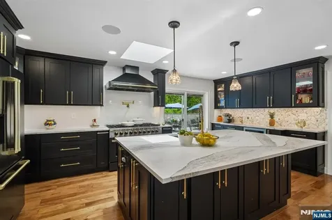 11 Auriemma Court Roxbury Township NJ 07850