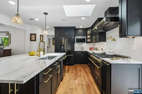 11 Auriemma Court Roxbury Township NJ 07850