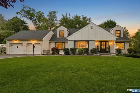 11 Auriemma Court Roxbury Township NJ 07850