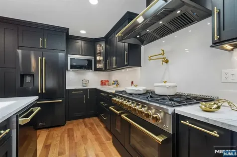 11 Auriemma Court Roxbury Township NJ 07850