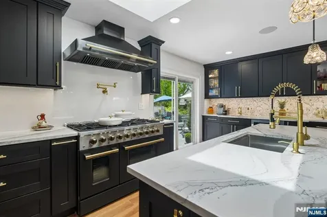 11 Auriemma Court Roxbury Township NJ 07850