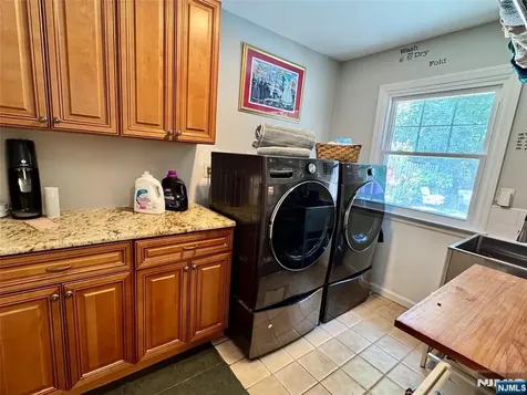 11 Auriemma Court Roxbury Township NJ 07850