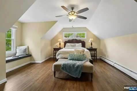 11 Auriemma Court Roxbury Township NJ 07850