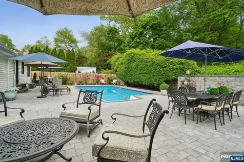 11 Auriemma Court Roxbury Township NJ 07850