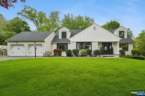 11 Auriemma Court Roxbury Township NJ 07850