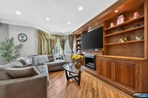 199 Franklin Street Secaucus NJ 07094