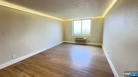 160 Overlook Avenue Hackensack NJ 07601