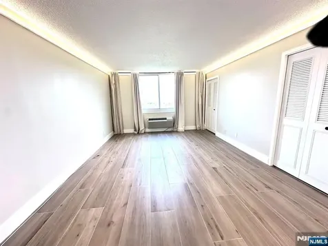 160 Overlook Avenue Hackensack NJ 07601