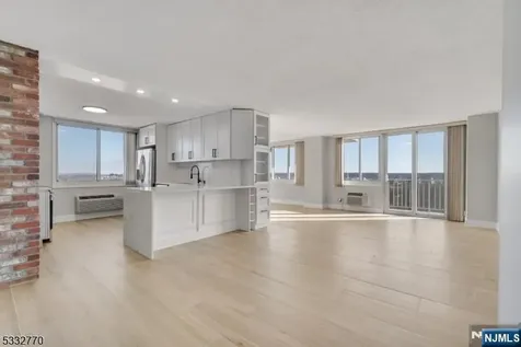 160 Overlook Avenue Hackensack NJ 07601