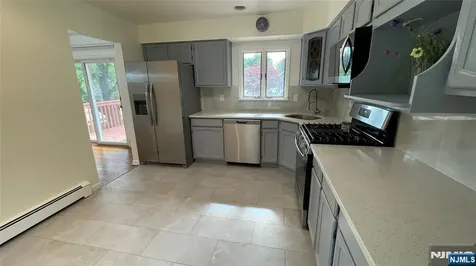 201 Rockland Avenue River Vale NJ 07675
