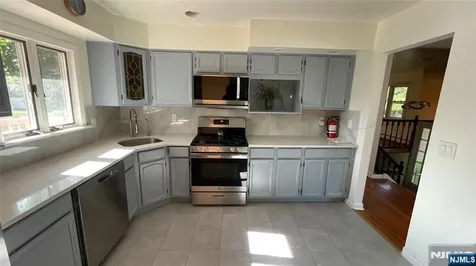 201 Rockland Avenue River Vale NJ 07675