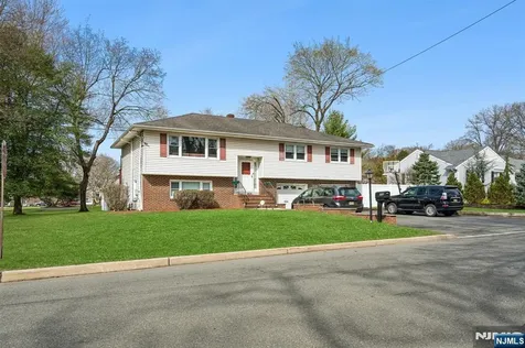 201 Rockland Avenue River Vale NJ 07675