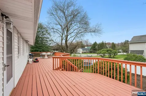 201 Rockland Avenue River Vale NJ 07675