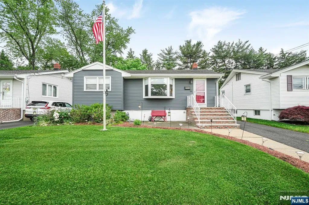 202 Colonial Avenue Saddle Brook NJ 07663