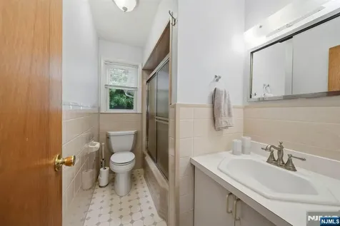 202 Colonial Avenue Saddle Brook NJ 07663